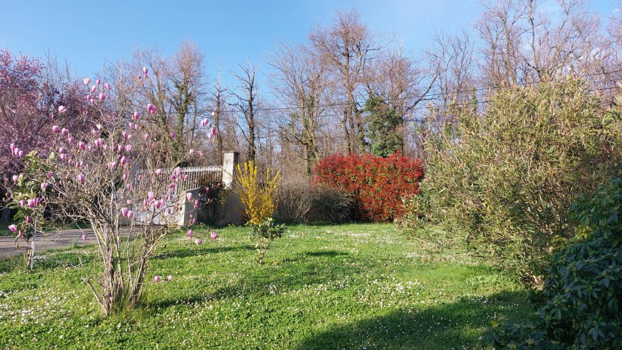 Вилла Le Prieure La Motte-de-Galaure Экстерьер фото